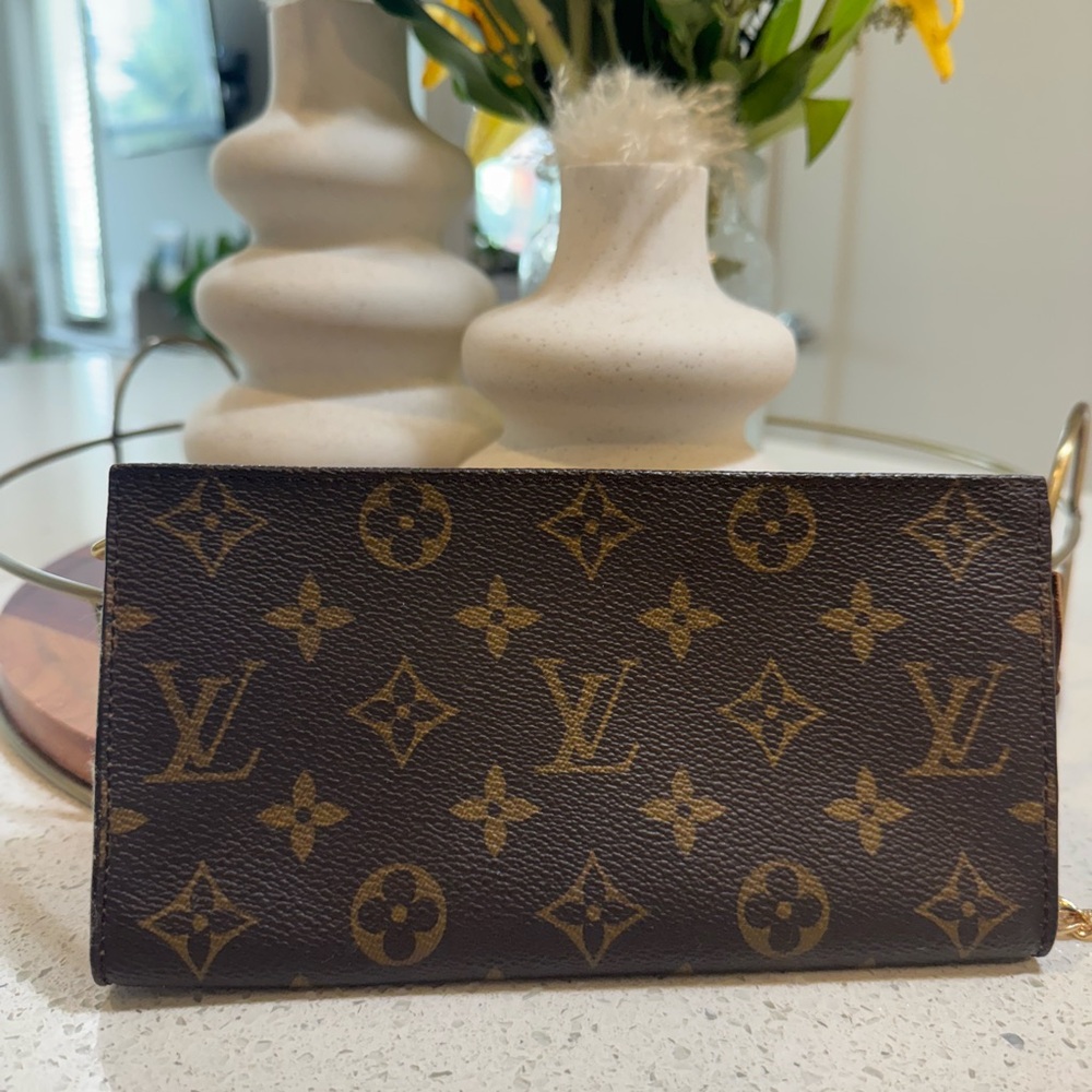 SOLD 🛑 Louis Vuitton LV Authentic Vintage Pouch - Picture 3 of 8